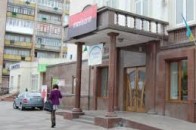 У Луцьку через нічні розбірки Палац культури залишився без дверей