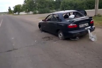 На Луганщині терористи розстрілюють людей просто на вулиці ВІДЕО