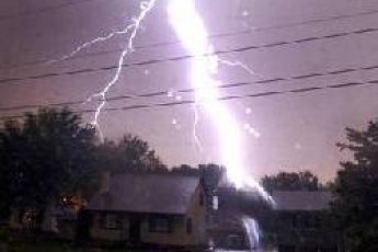 На Волині гроза спричинила дві пожежі