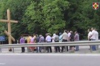 На трасі Луцьк-Рівне освятили хрест ВІДЕО