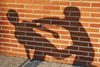 У Луцьку неповнолітній мало не до смерті побив чоловіка
