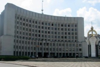 Депутат Волиньради пропонує віддати зарплати та пенсії на потреби армії