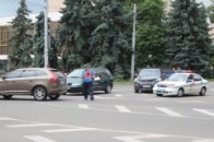 У центрі Луцька дорогу не поділили дві автівки ФОТО