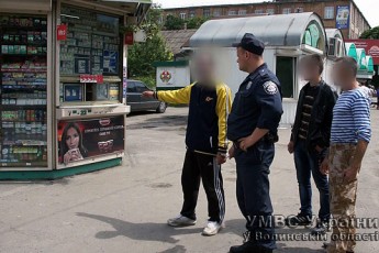 У Луцьку затримувати грабіжника міліції допомагали нацгвардійці ВІДЕО