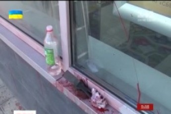 У Львові невідомі атакували «Сбербанк Росії» ВІДЕО