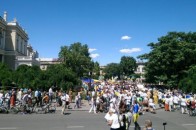 В Одесі відбувся мегамарш вишиванок до Дня Конституції ВІДЕО