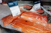 Риба з мухами або як санепідемстанція перевіряє луцькі супермаркети