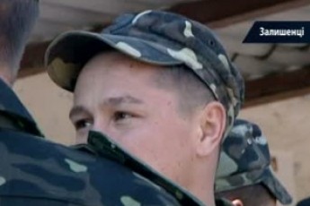 Українська влада кинула напризволяще військових з Криму ВІДЕО