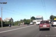 ДТП поблизу Луцька: мотоцикл вщент розбитий, водій в реанімації ВІДЕО