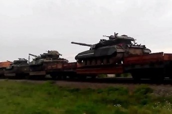 Із Сум на Донбас вирушив поїзд з танками ВІДЕО