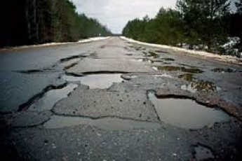 Волинські маршрутчики не хочуть їздити «вбитими» дорогами