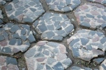 У Луцьку хочуть відновити старе мощення доріг