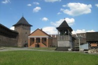 Лучан закликають пікетувати виконком через літнє кафе