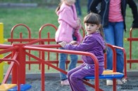 У Луцьку жеківці «освіжили» дитячі майданчики
