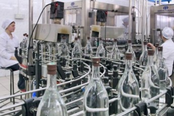Луцький спиртзавод відновив роботу