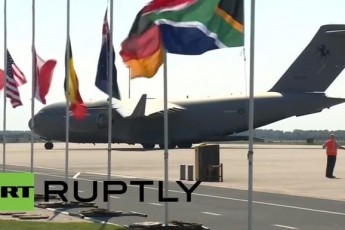 Літак з тілами загиблих в авіакатастрофі прибув до Нідерландів: онлайн-трансляція
