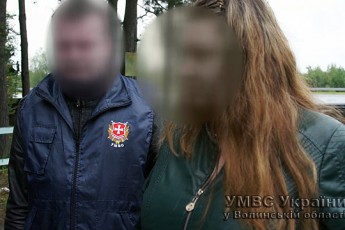 На Волині затримали сутенершу, яка погрожувала повіям вбивством ВІДЕО