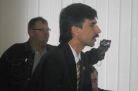 Кому війна, а кому надбавка: на Волині депутати «осипали» грошима свого голову