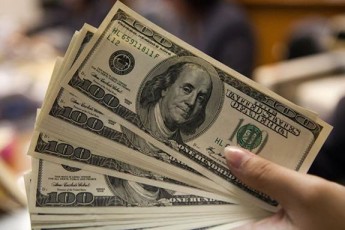 Чи слід волинянам наразі скуповувати долар?