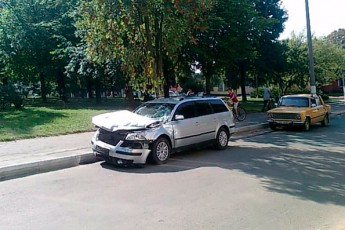 Автопригода на Волині: легковик «влетів» у вантажівку