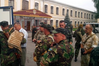 Громада Волині самотужки закупила бронежилети для бійців АТО