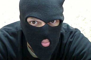 Волинянина побили та пограбували просто посеред вулиці