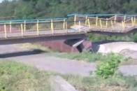 Терористи підірвали міст у Горлівці, щоб зупинити українську армію ВІДЕО