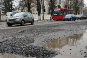 У Луцьку, попри обіцянку, частину запланованих доріг не ремонтуватимуть