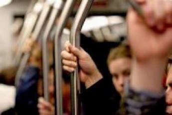 На Волині батьки підробили документ, щоб зекономити на проїзді дитини