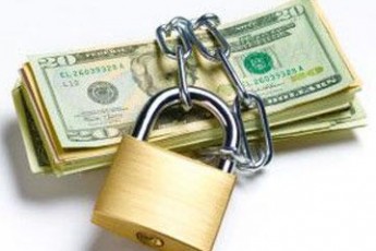 Пенсіонеру з Волині банк не повертає майже 15 тисяч $