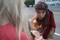 На Волині промишляють шахрайки, які разом з «порчею» знімають і коштовності