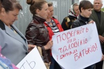 Жінки з Волині закликають чоловіків не воювати за «чужі землі»?