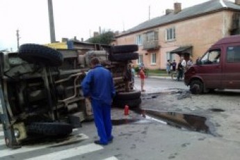 ДТП на Волині: маршрутка врізалась у вантажівку