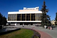 У Луцьку під Театральним майданом таки буде торговий центр?