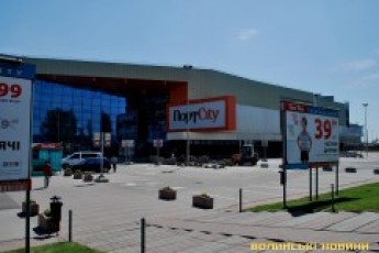 У Луцьку ТРЦ нехтує безпекою праці