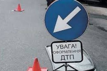 Поблизу Луцька автівка збила пішохода: чоловік в реанімації