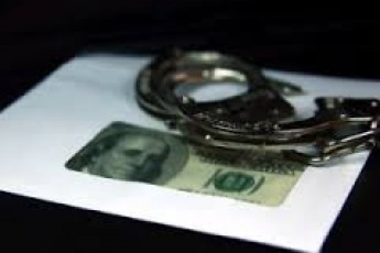 На Волині двом працівникам Міндоходів оголосили про підозру