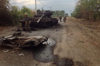 Бійці АТО виходячи з Іловайська, захопили в полон російських військових
