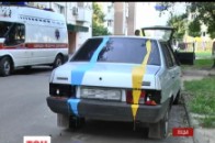 У Луцьку авто із георгіївською стрічкою розмалювали жовтим і синім кольорами ВІДЕО