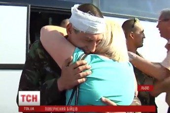 130 бійців АТО, яких звинувачують у дезертирстві, у Львові зустрічали як героїв ВІДЕО