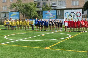 У Луцьку облаштували ще одне футбольне поле зі штучним покриттям