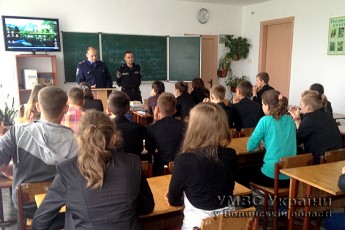 Дітей Волині попередили про наслідки жартів про замінування