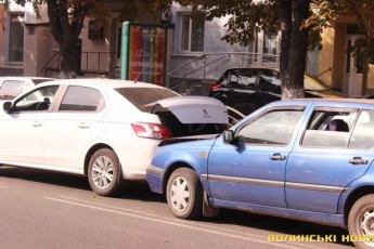 У Луцьку потрійна ДТП: найбільше «постраждав» Nissan ФОТО