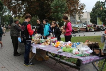 Лучани вийшли на акцію «Врятуй життя солдату»