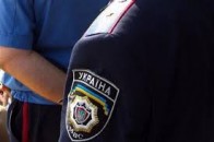 Міліціонери не реагували на чоловіка, що розгулював з пістолетом по центру Києва ВІДЕО