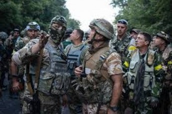 Громада Волині просить Порошенка легалізувати добровольчі батальйони