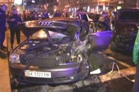 У Києві позашляховик влаштував масштабну ДТП ВІДЕО