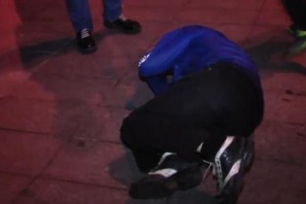 У Харкові за «образу українського народу» жорстоко побили чоловіка ВІДЕО