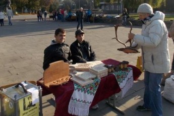 На Волині діти продавали солодощі заради бійців АТО ФОТО