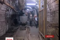 Через війну на Донбасі Україна вдвічі скоротила видобуток вугілля ВІДЕО